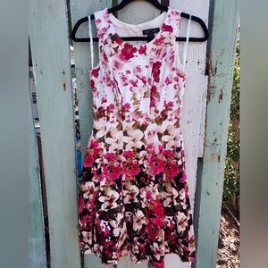 WHITE HOUSE BLACK MARKET Floral Dress